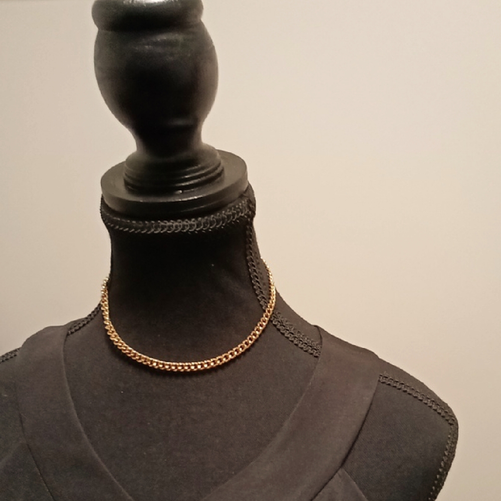 NWOT- Yellow Gold curb Chain Choker
